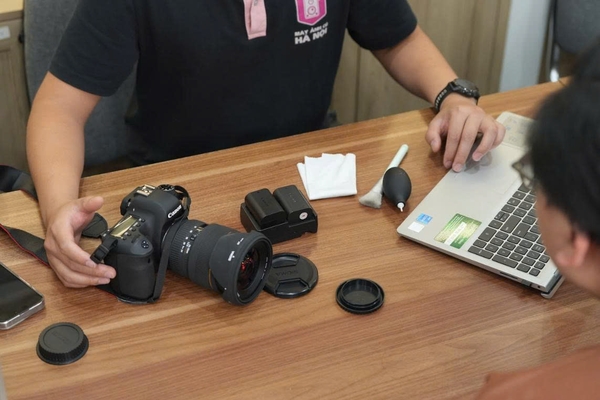 Kỹ Thuật Viên Tận Tâm