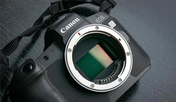 Canon EOS R Hay Sony A7 III