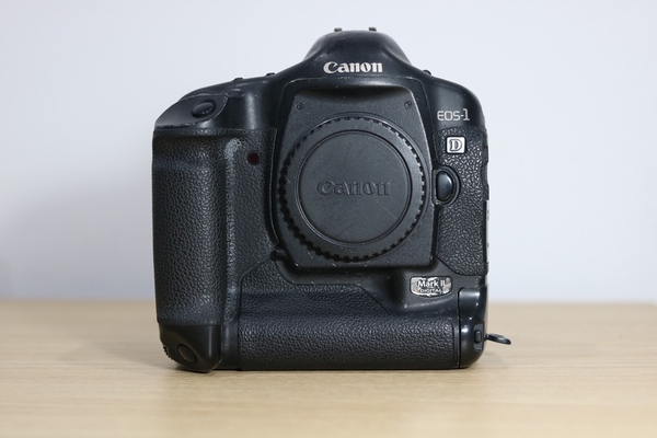 ジャンク］Canon EOS-1D MarkⅢ 本体のみ