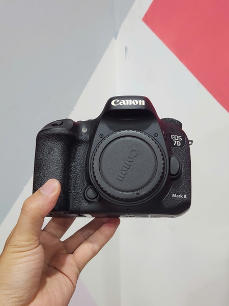 Máy ảnh Canon có gì nổi bật?