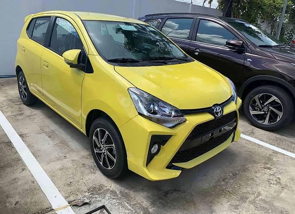 Toyota Wigo màu vàng nhỏ gọn cho tuổi tý, nhâm tý