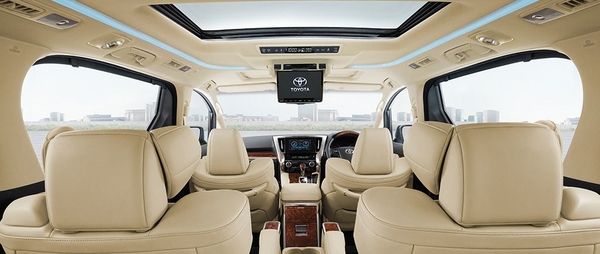 Sở hữu không gian nội thất xe toyota alphard rộng rãi với nhiều tiện nghi hiện đại