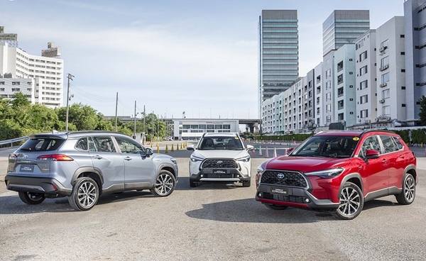 Toyota Cross được ra mắt với 3 phiên bản
