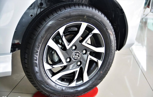 Xe oto toyota avanza sở hữu bộ mâm với kích thước 14 -15 inch đa chấu