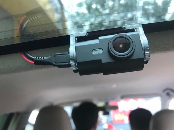 Lắp đặt phụ kiện xe altis - camera hành trình 