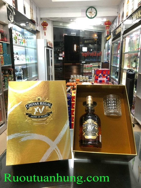 Chivas 15 phiên bản hộp quà F20 - dung tích 700ml