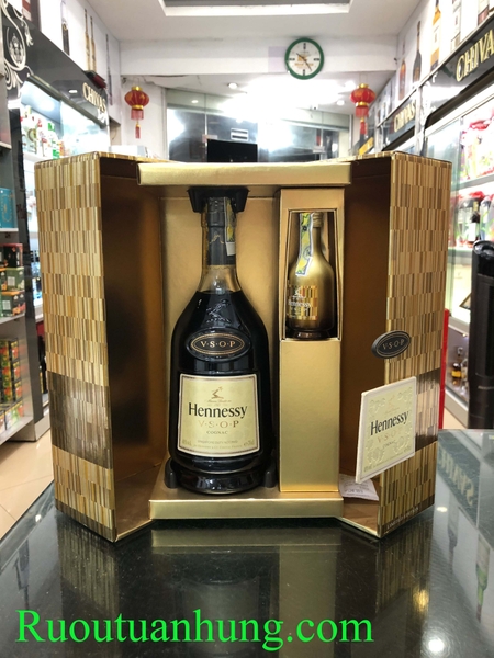 Hennessy VSOP phiên bản hộp quà - dung tích 700ml