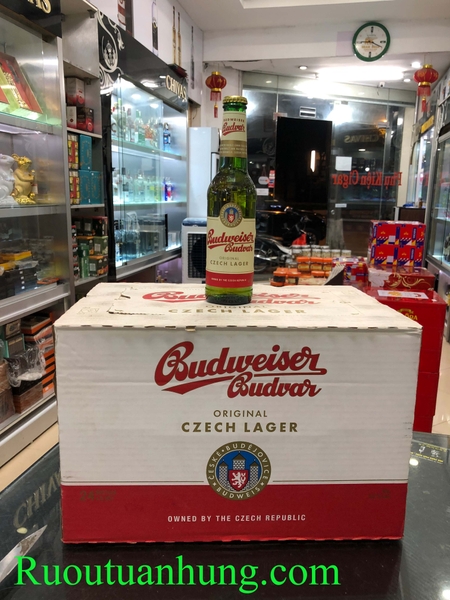 Bia Budweiser Budvar - chai dung tích 330ml