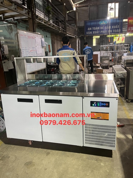 ban-mat-salad-ban-mat-quay-bar-tu-ban-salad-cong-nghiep-quat-gio-canh-mo