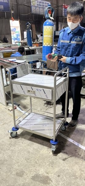 xe-day-inox-xe-day-lam-dep-bang-thep-khong-gi-xe-day-thiet-bi-phau-thuat-xe-day-