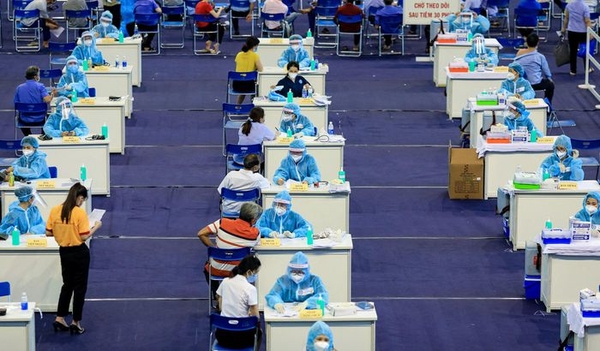 Không loại trừ có F0 trong hàng nghìn người tiêm vaccine ở TP.HCM