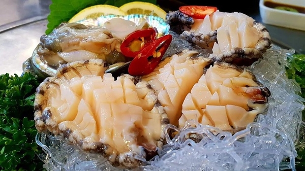 Bào ngư sashimi