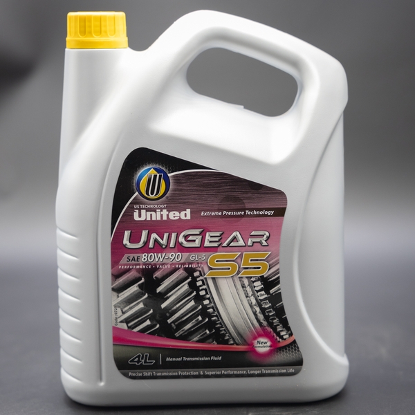 dau-hop-so-san-va-cau-cao-cap-united-unigear-gear-oil-80w-90-85w-140-gl-5-4l