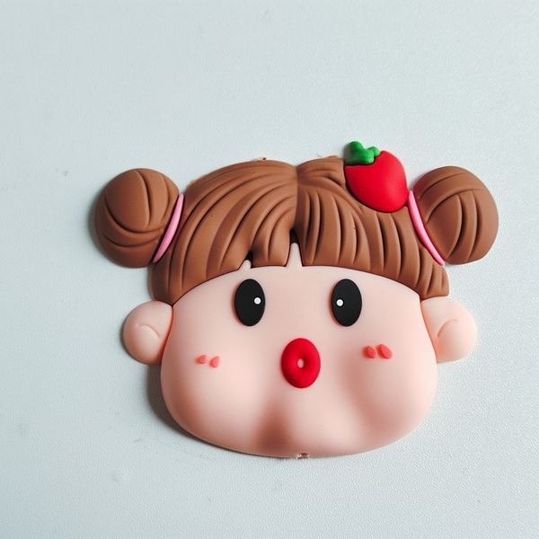 Tượng nhựa dẻo-BABY mập tóc cài trái dâu tây.