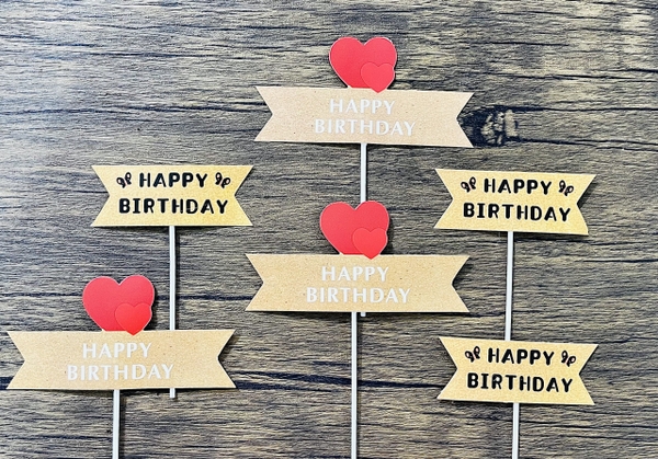 Set 6 bảng giấy HPBD chữ nhật mix loại gắn trái tim đỏ TN.