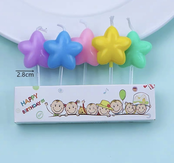 Vỉ 5 cây nến ngôi sao sắc màu.