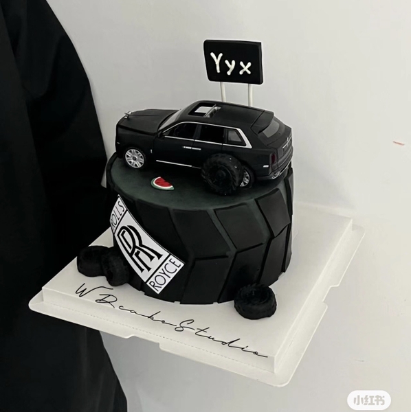Xe ô tô rolls-royce-ĐEN.