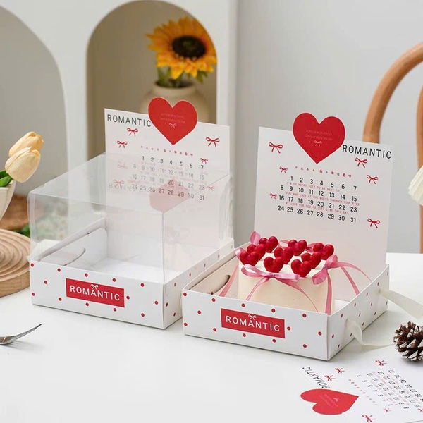 Set 10 hộp ROMANTIC nắp mica 1 ngăn màu TRẮNG CHẤM BI kèm tờ bìa lịch di động (in màu phủ bóng, đế bồi 2 lớp) kt 18x18x14cm.