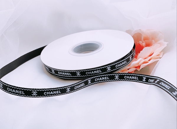 Ruybang CHANEL 1CM, 35m - ĐEN (CHỮ TRẮNG, VIỀN TRẮNG).