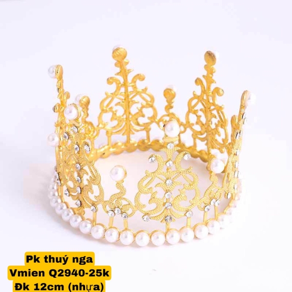 Vương miện đại tròn nhựa - vàng  (đk 12cm)
