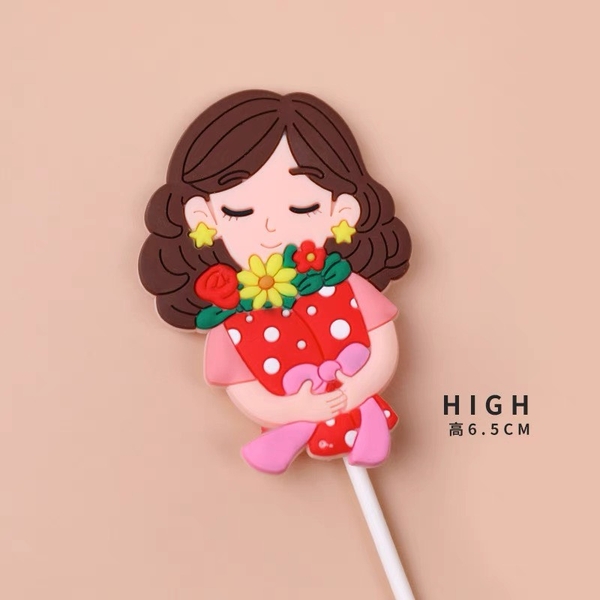 Tượng nhựa dẻo-mẹ ôm hoa.