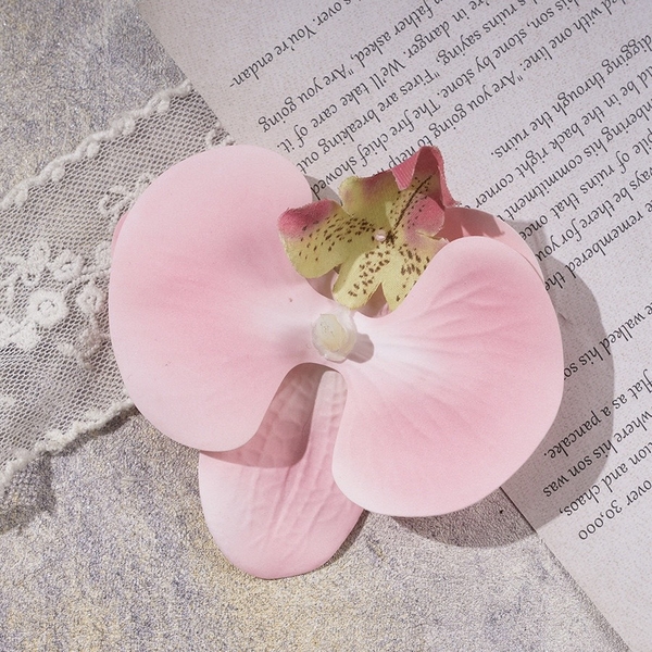 Hoa lan hồ điệp-hồng nhạt  (kt 8cm).