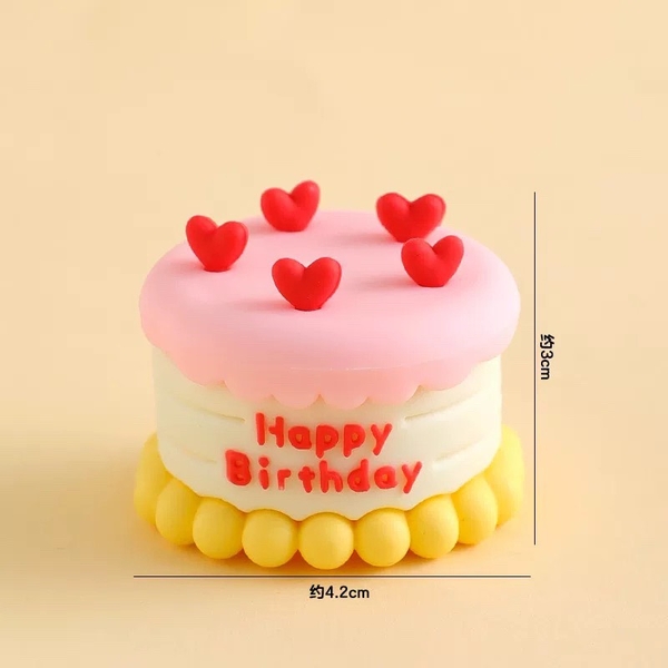 Bánh sinh nhật mini nhựa 1 tầng gắn trái tim đỏ -MÀU VÀNG.