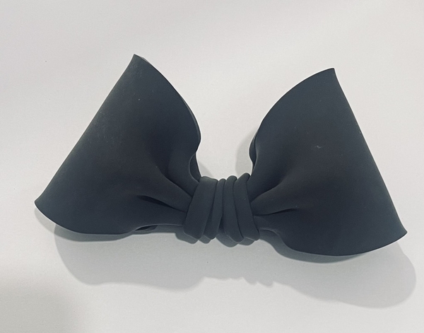 Nơ đất nặn Chiều dài 12,5cm cao 7cm-MÀU ĐEN.