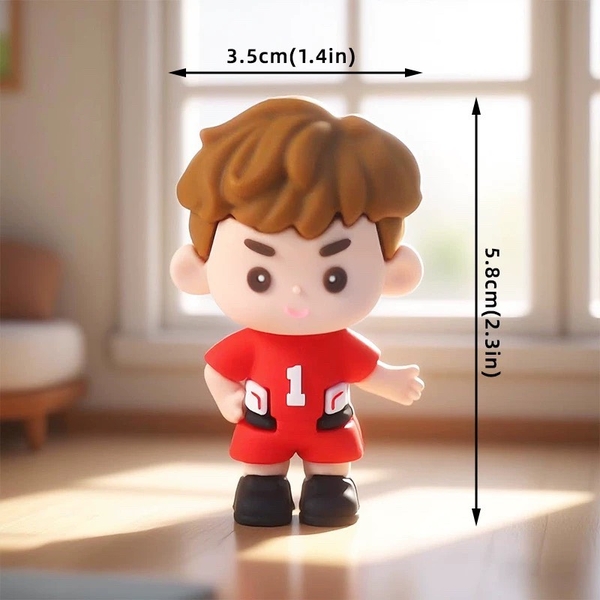 Tượng silicon - bé trai xe đua màu đỏ.