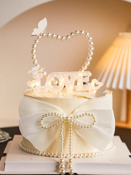 Đèn love mẫu chữ iN.