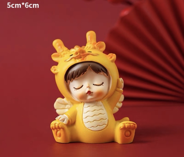 Tượng sứ em bé rồng-ngồi giơ 1 tay (size BÉ).