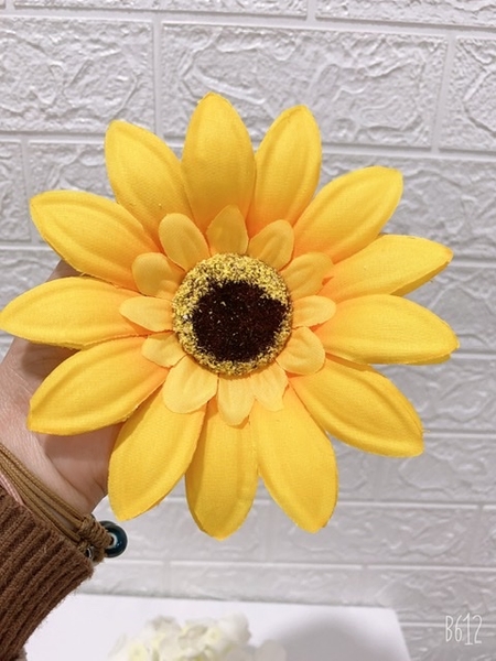 Hoa hướng dương lụa size to 14.5cm.