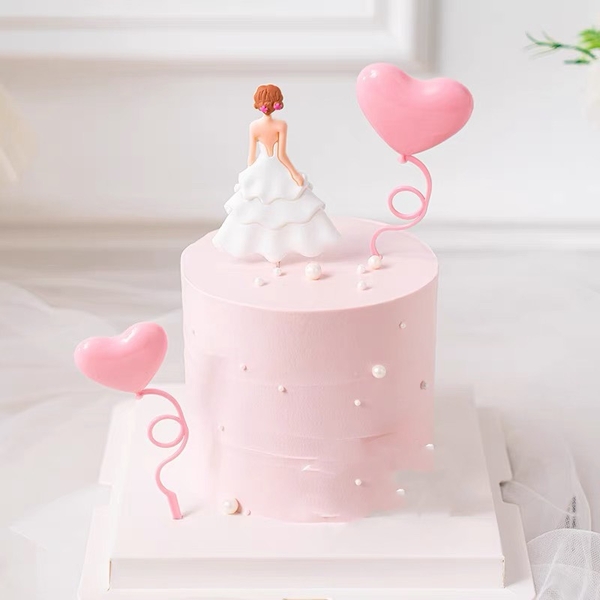 Tượng nhựa dẻo-cô gái váy trắng dáng dài.