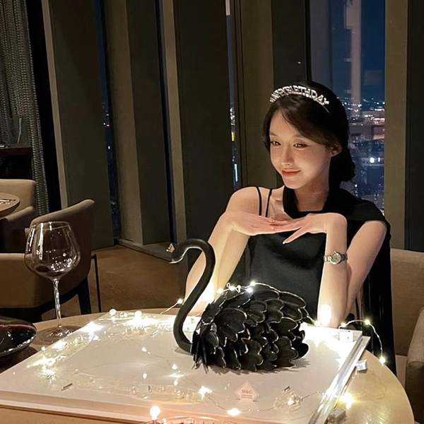 Tượng thiên nga nhựa mềm-ĐEN.