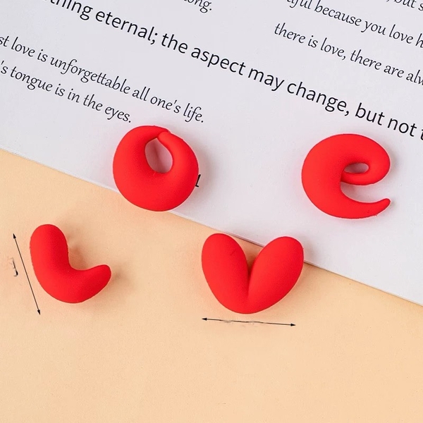 Chữ silicon-LOVE đỏ (size TO 4cm).