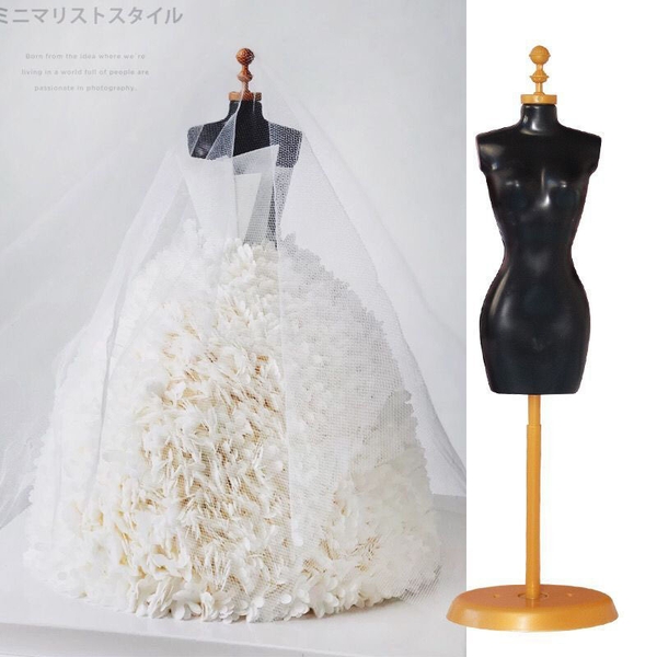 TUONG-Móc váy cưới bằng nhựa - đen (manocanh).