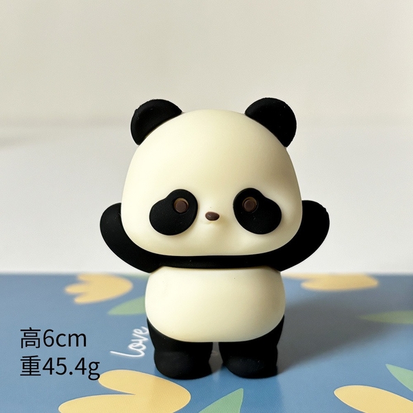 Tượng silicon-gấu trúc giơ 2 tay.