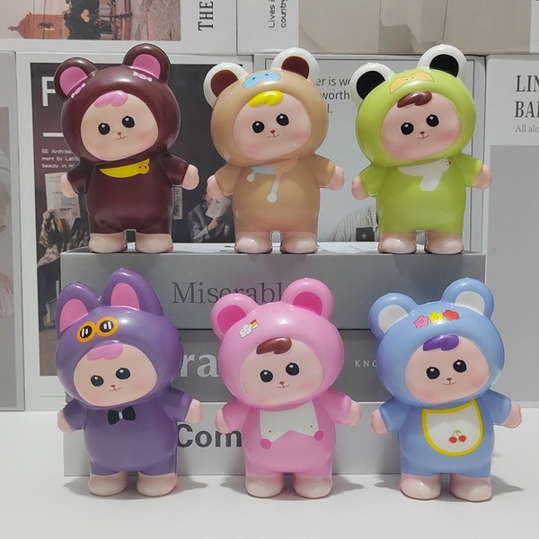 Tượng nhựa cao su mềm- BABY THREE dáng đứng (tai gấu) (màu ngẫu nhiên).