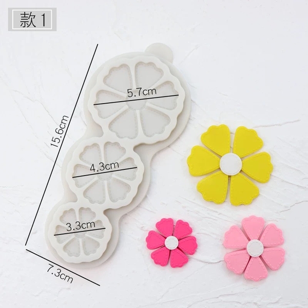 Khuôn silicon -  3 bông hoa to nhỏ có cánh uốn lượn.