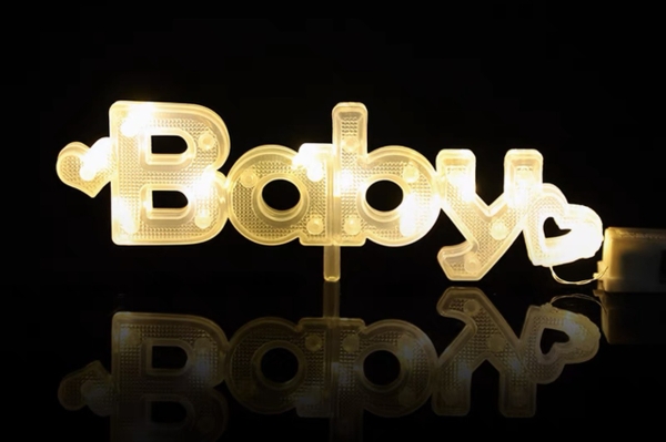Đèn chữ BABY.