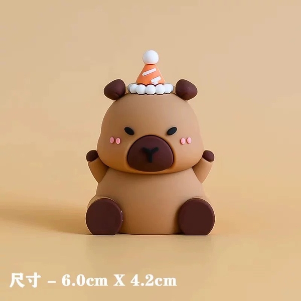 Tượng silicon - capybara  đội mũ9435.