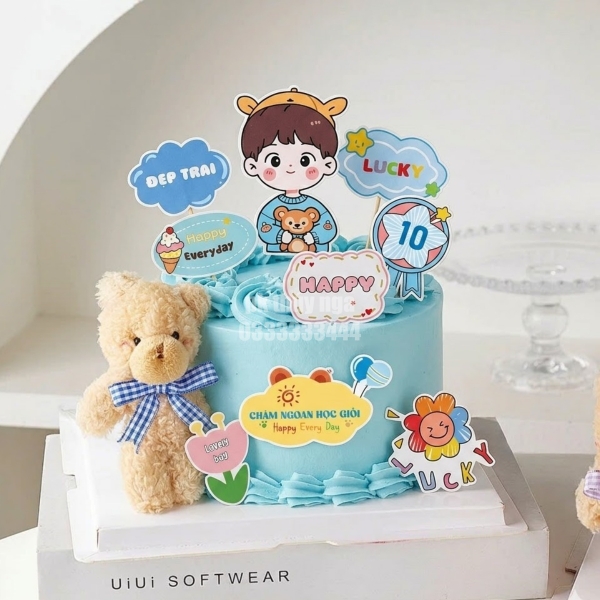 Combo 5 set giấy SX- bé trai đội mũ vàng ôm gấu.