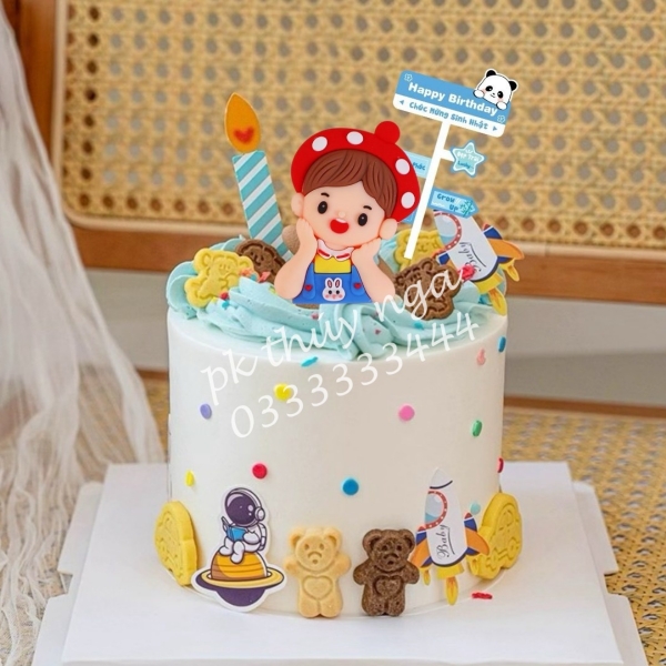 Tượng nhựa dẻo- em bé TRAI áo xanh dương đội mũ hình nấm.
