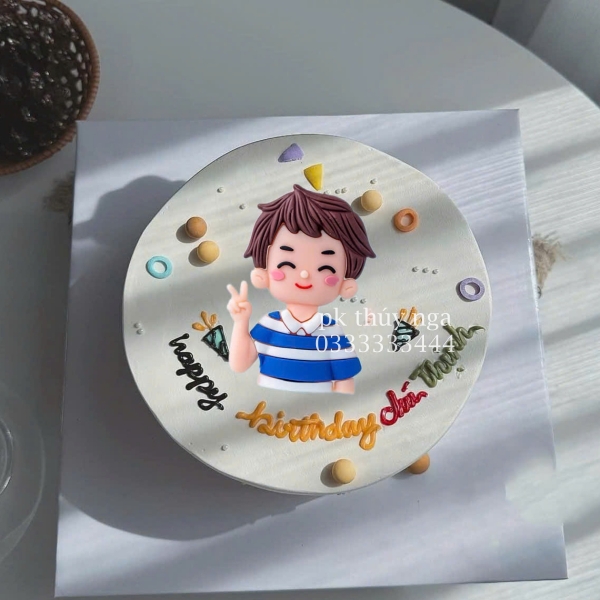 Tượng nhựa dẻo -bé trai áo kẻ caro xanh trắng (Q9064).