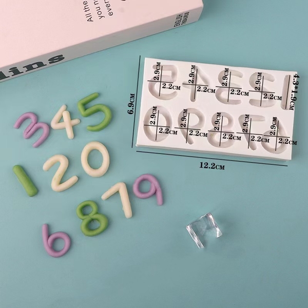 Khuôn silicon-số size 2.9cm nét tròn.
