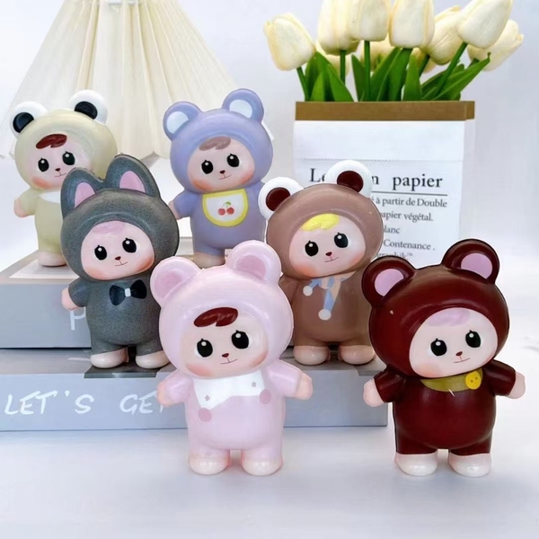 Tượng nhựa cao su mềm- BABY THREE dáng đứng (tai gấu) (màu ngẫu nhiên).