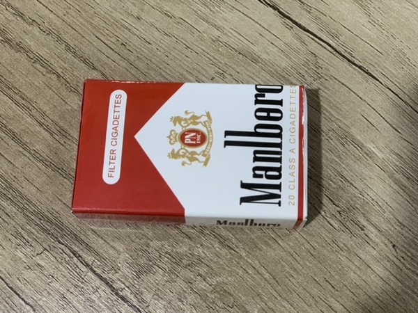 Bao thuốc lá nhựa. E030