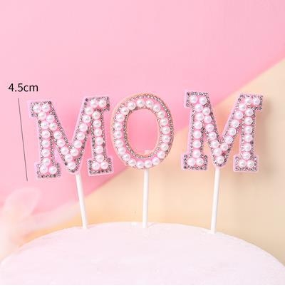 Chữ MOM gắn hạt nhựa (hồng).