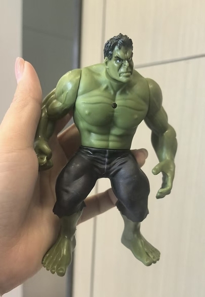 Tượng nhựa đặc khổng lồ xanh (hulk) (có đèn).