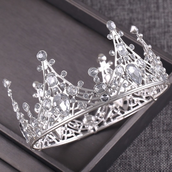 Vương miện đá TRẮNG - nhựa TRẮNG đk 12.4cm.